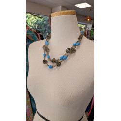 collier double rang bleu