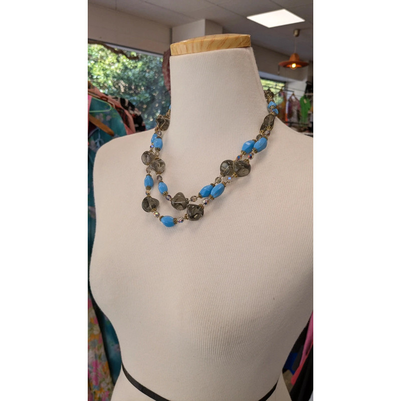 collier double rang bleu