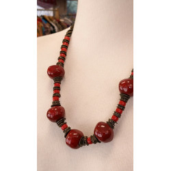 Collier fantaisie vintage rouge